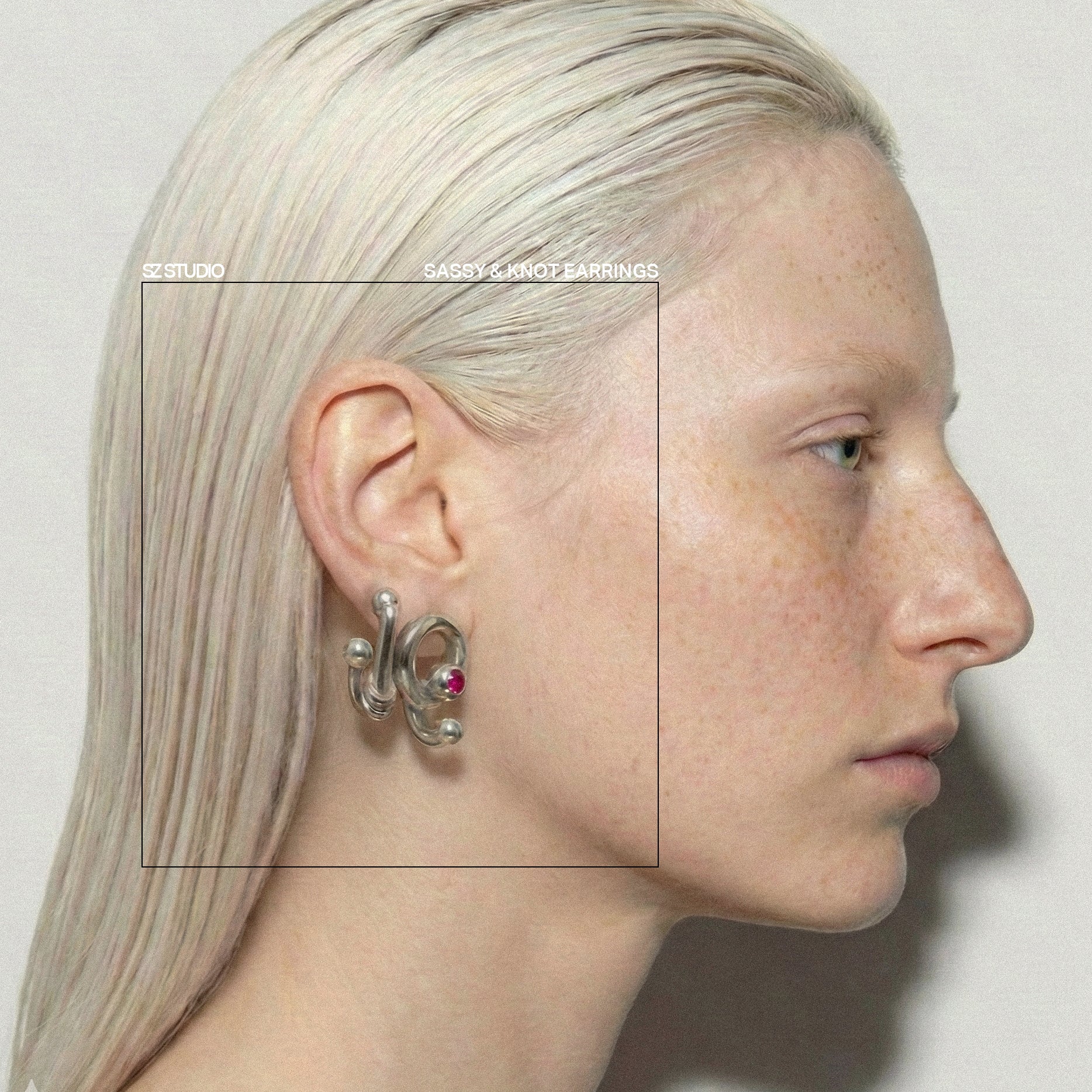 925 Ayar Gümüş SZ Sassy Küpeler.